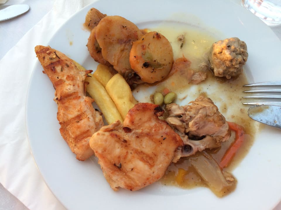 Grillen am Strand TUI KIDS CLUB Alex Beach