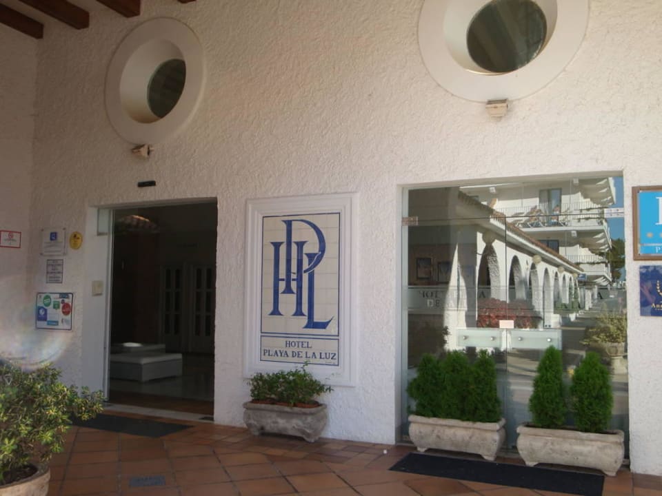 Eingang zum Hotel Hotel Playa de la Luz