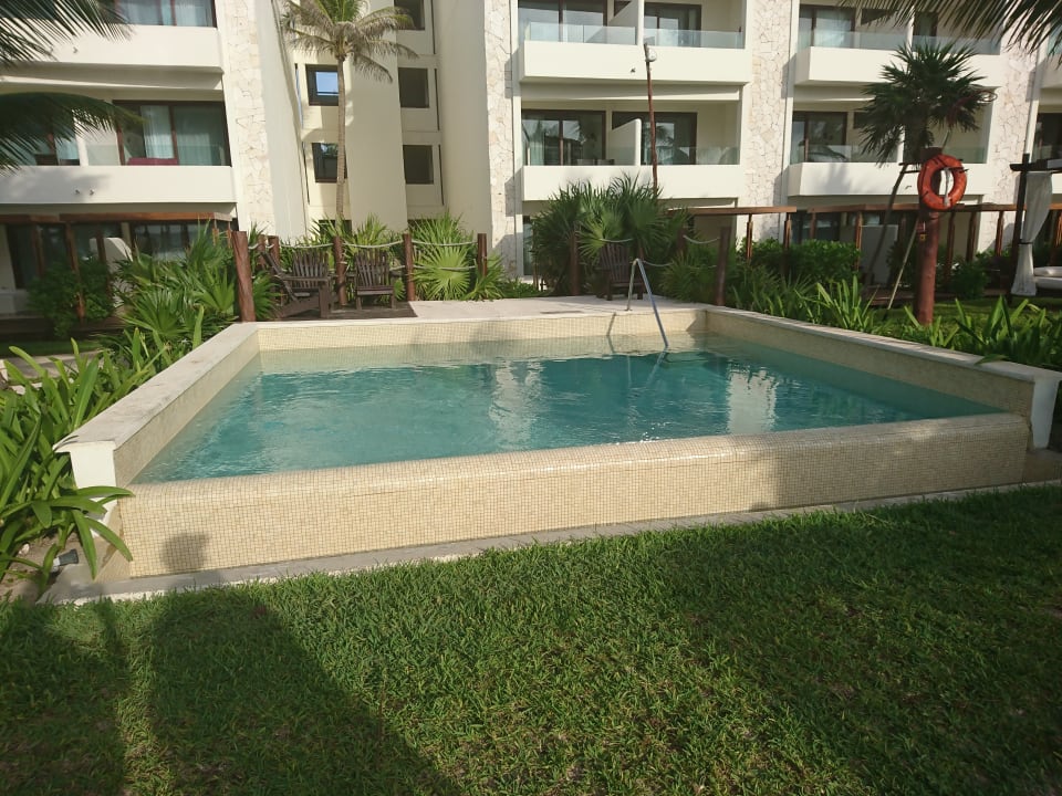 Pool Akumal Bay Beach & Wellness Resort