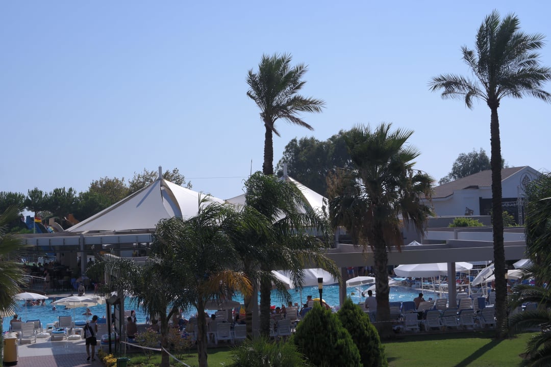 Blick zum Hauptpool Sunis Elita Beach Resort & Spa
