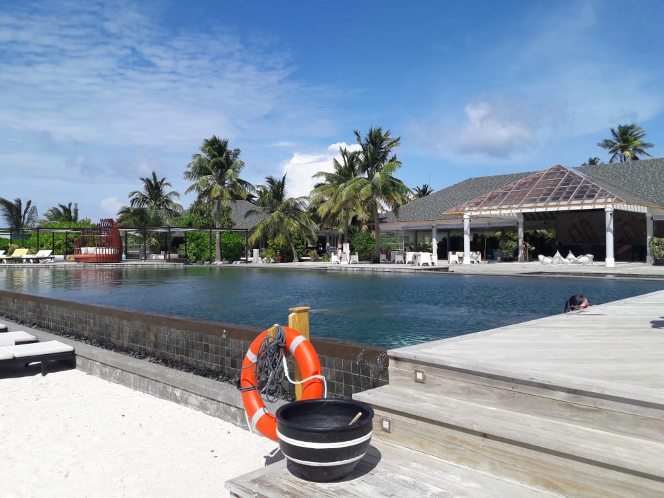 Pool NH Collection Maldives Havodda Resort