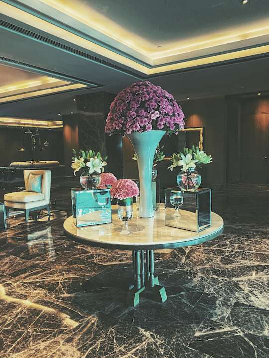 Gastro The Leela Ambience Convention Hotel Delhi