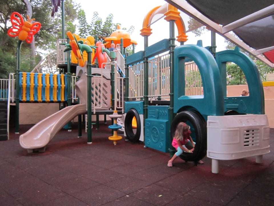 Spielplatz am Hauptrestaurant Zafiro Cala Mesquida
