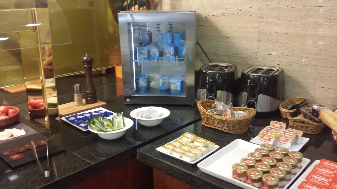 Desayuno Buffet Vilana Hotel