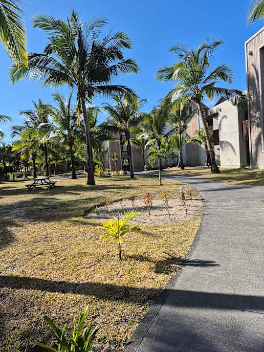 Gartenanlage Crystals Beach Resort Belle Mare, a member of Radisson Individuals