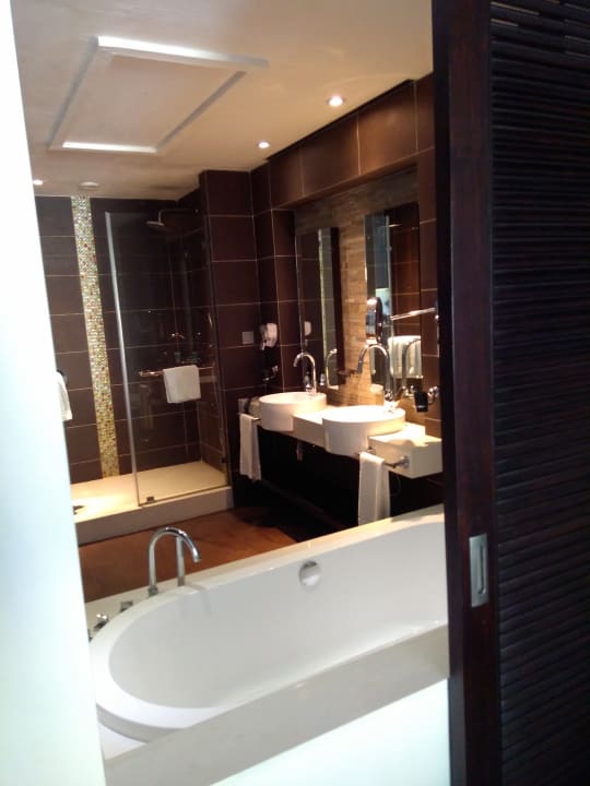 Zimmer Crystals Beach Resort Belle Mare, a member of Radisson Individuals