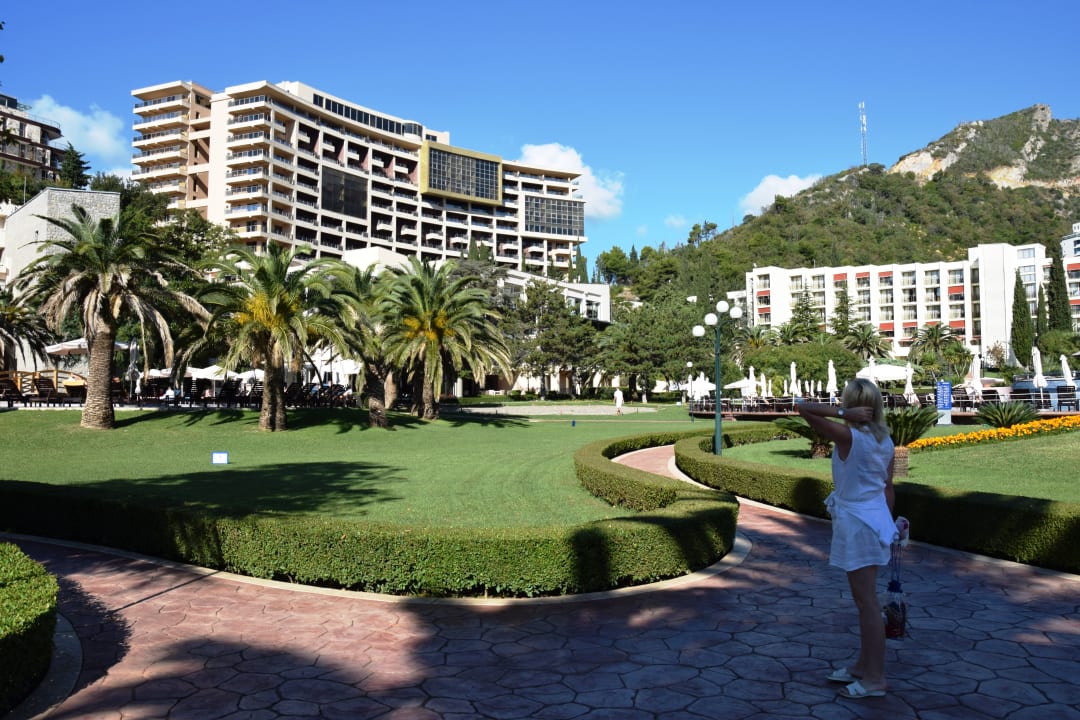 Gartenanlage Iberostar Waves Bellevue