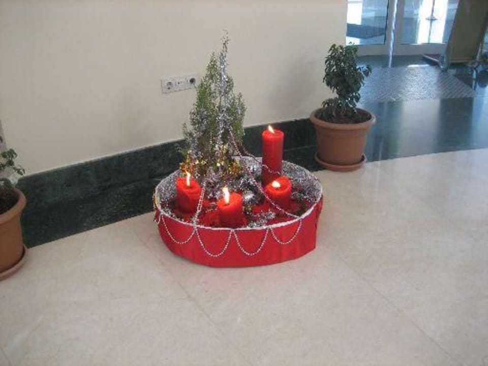 Weihnachtsdeko in der Halle Trendy Aspendos Beach Hotel