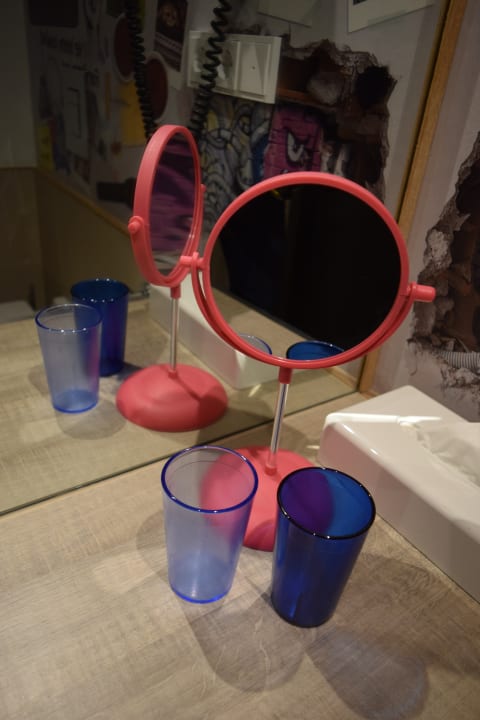 Zimmer Holiday Inn - the niu, Hide Berlin Friedrichshain