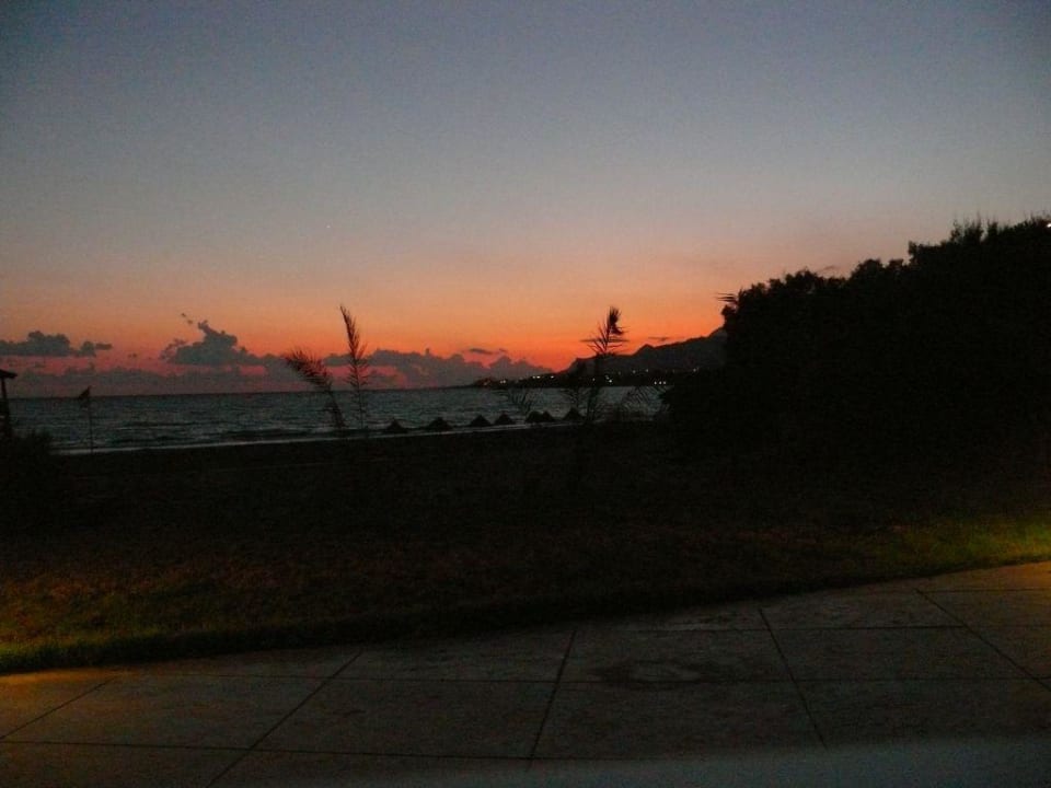 Abendrot am Strand Atlantica Mikri Poli Crete