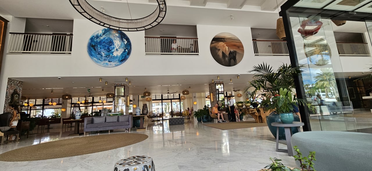 Lobby Hotel Fariones