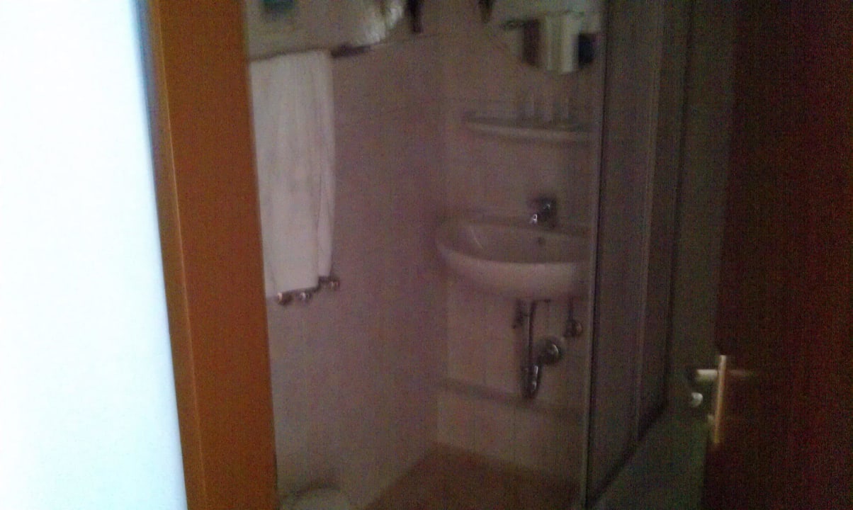 Bad mit Dusche Hotel Medl