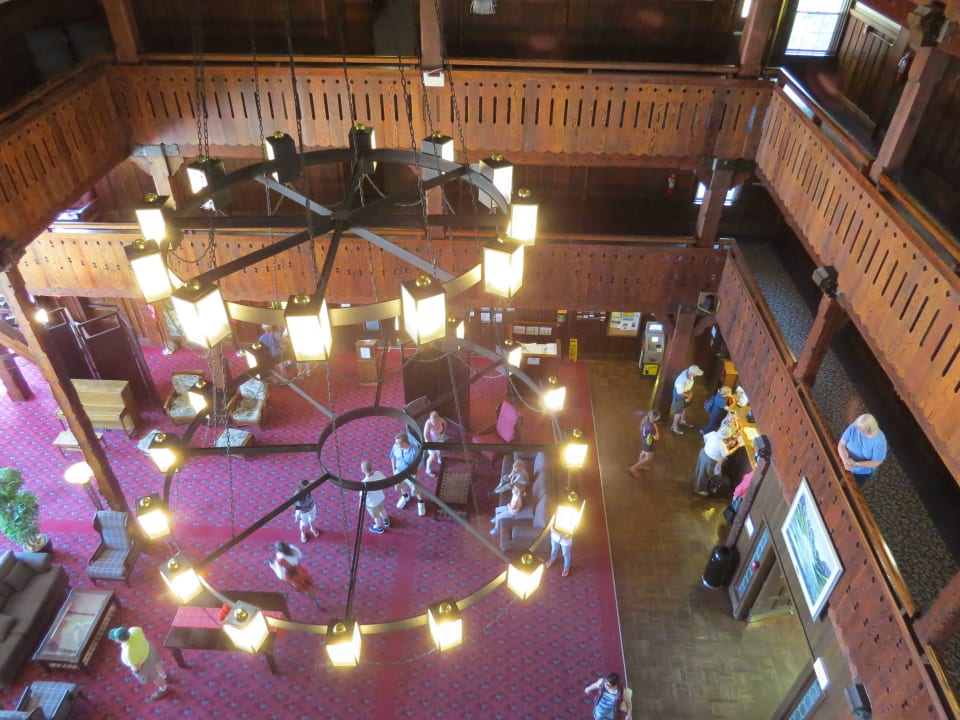 Lobby von oben Hotel Prince of Wales