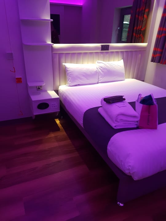 Zimmer Point A Hotel London Canary Wharf