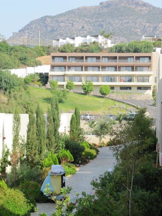 Blick vom Bungalow zum Haupthaus Atlantica Mikri Poli Crete