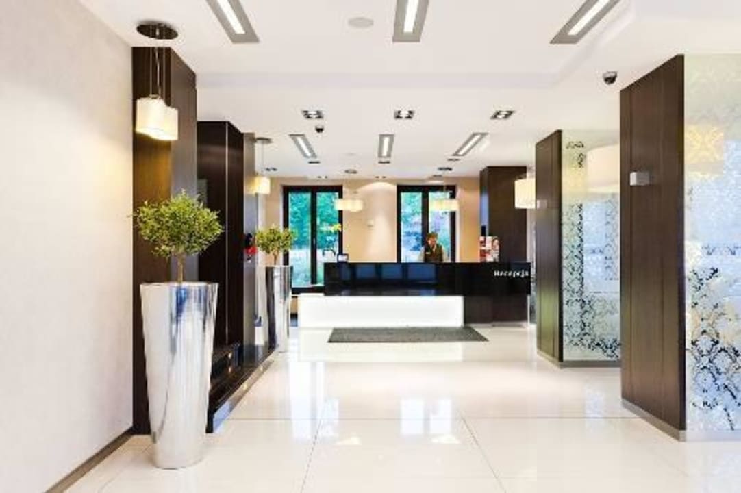 Recepcja Qubus Hotel Gdańsk