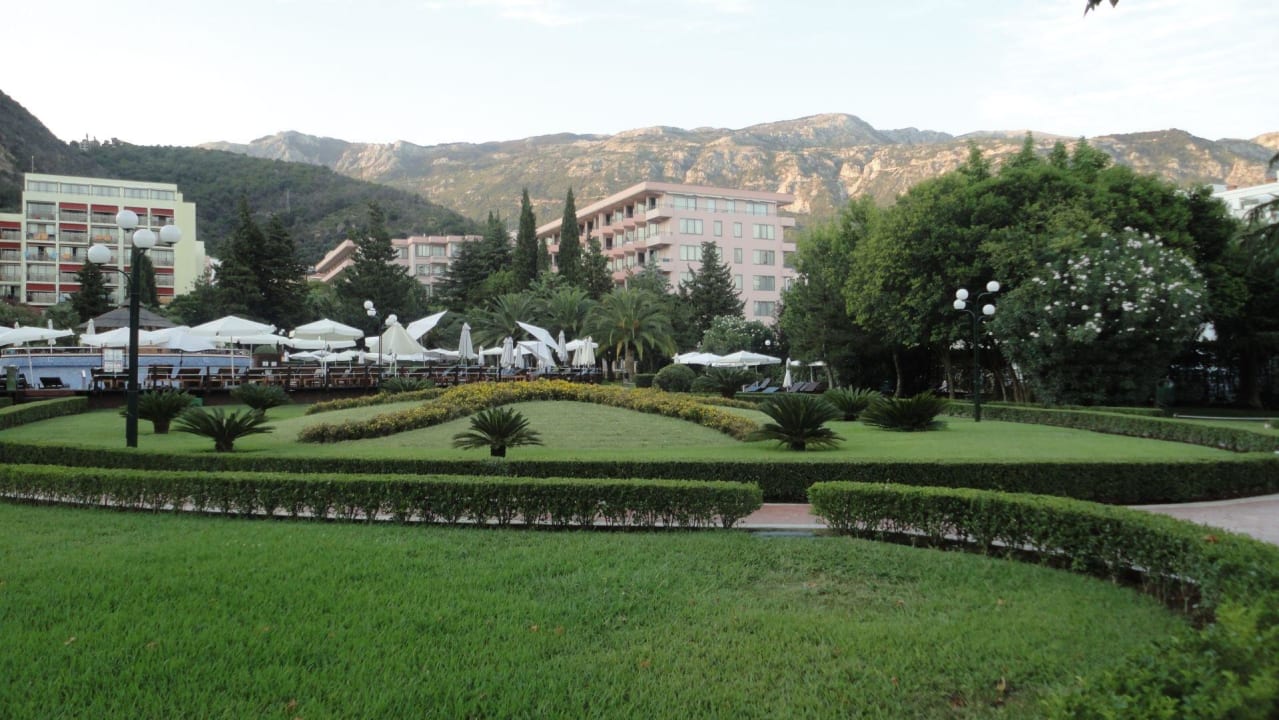 Gartenanlage Iberostar Waves Bellevue