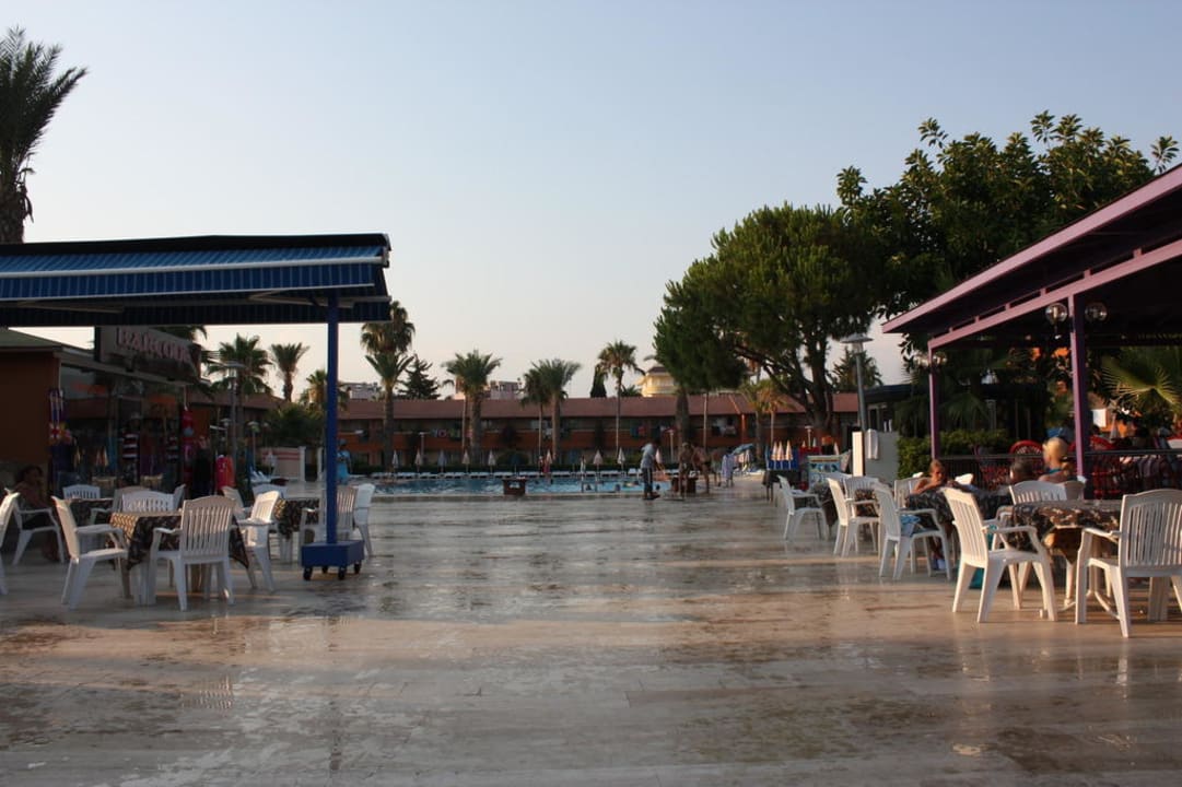 Poolbar Club Turtas Beach Hotel