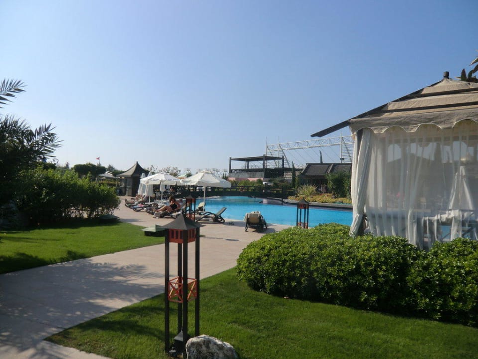 Ein Teil der Poolanalage Limak Lara Deluxe Hotel & Resort