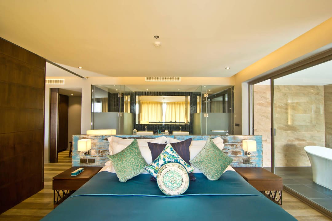 Luxury Suite  Away Phuket Le Coral