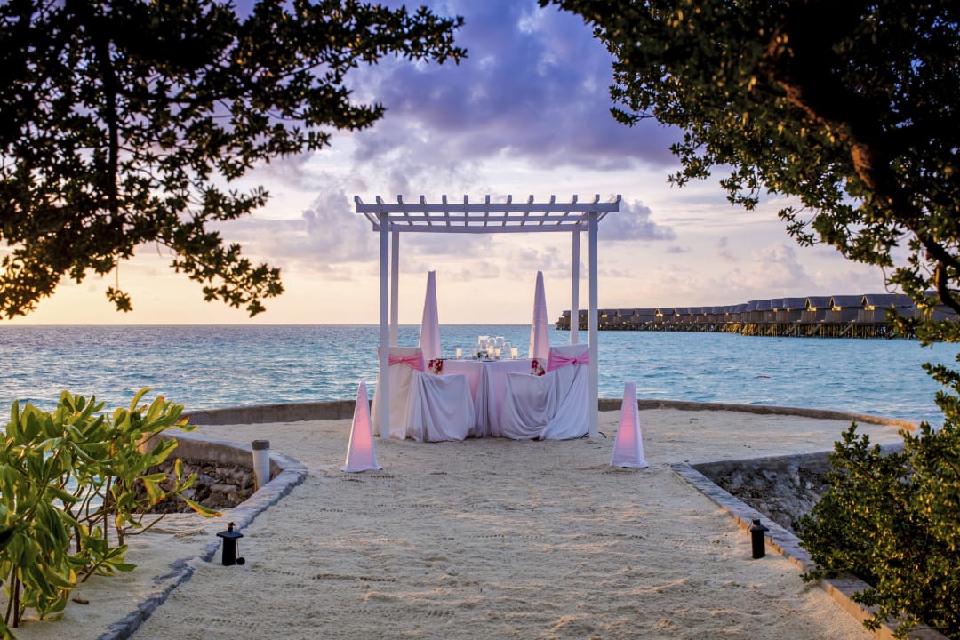 Strand Centara Ras Fushi Resort & Spa Maldives