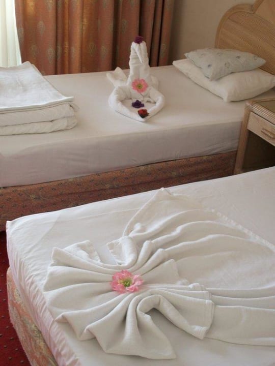 Kunstwerke Aska Hotel Just in Beach