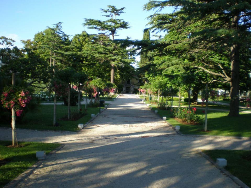 Blick vom Meer zur Rezeption Falkensteiner Hotel Adriana