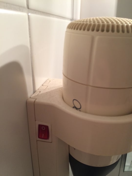 Dreck/Staub überall im Bad/Zimmer Hotel Rüttenscheider Stern