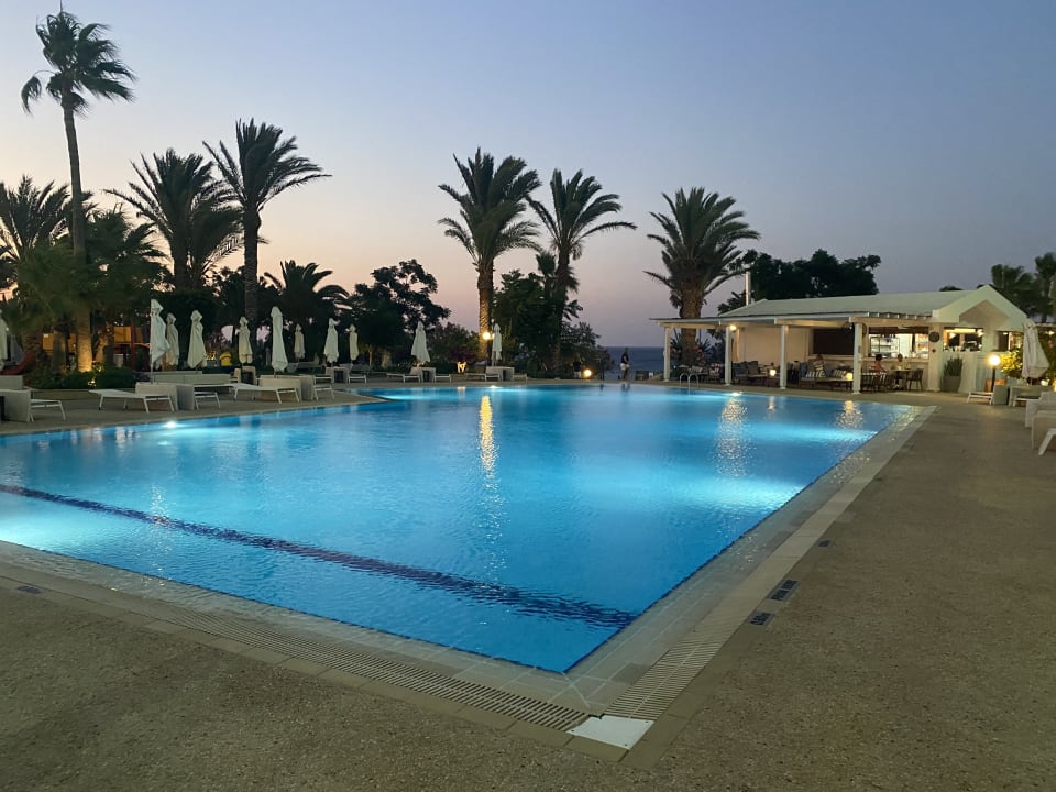 Pool Crystal Springs Beach Hotel