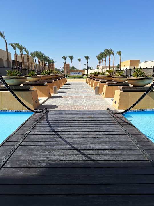 Außenansicht Pickalbatros Palace Hotel-Port Ghalib