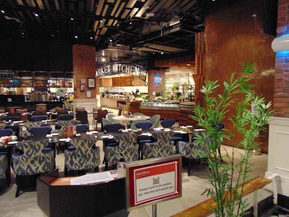 Gastro Movenpick Hotel & Convention Centre KLIA