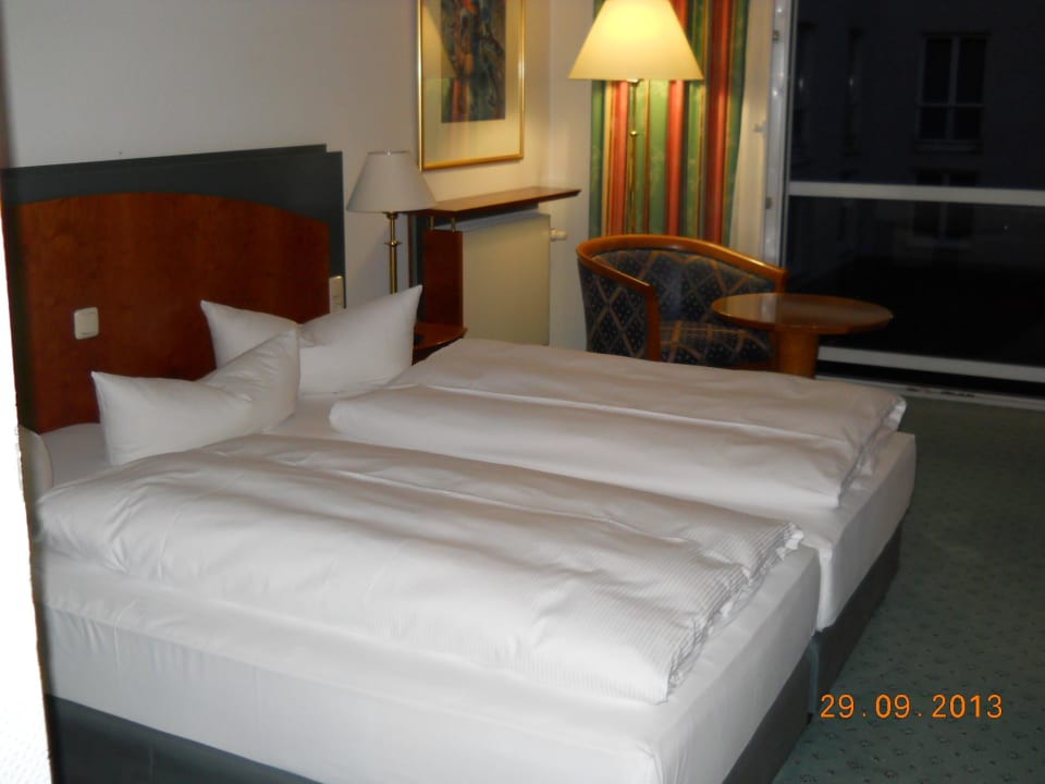 Blick ins Zimmer Congress Hotel Weimar by Mercure