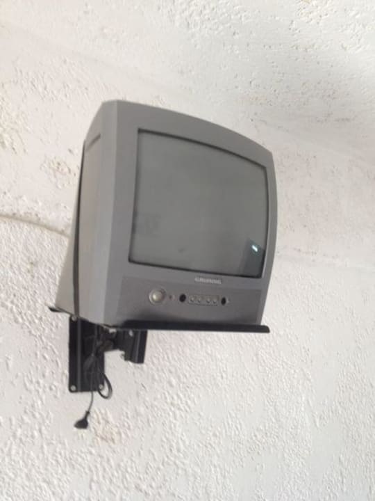 Nutzlos: TV im Zimmer Hotel Gorgona