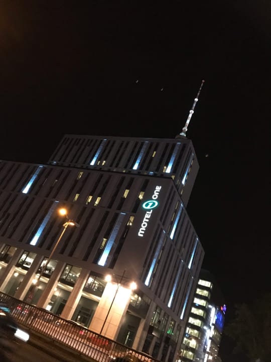Außenansicht Motel One Berlin-Alexanderplatz