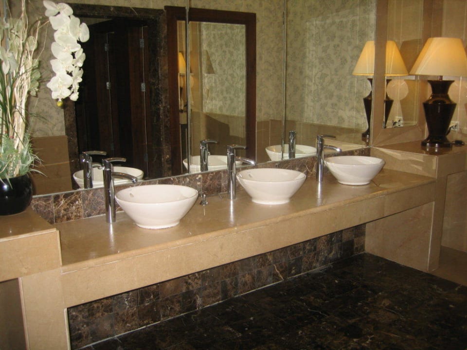 Lobby WC Dobedan Exclusive Hotel And Spa