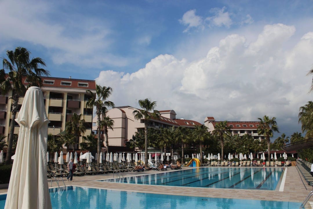 Blick zum Haupthaus Hane Family Resort