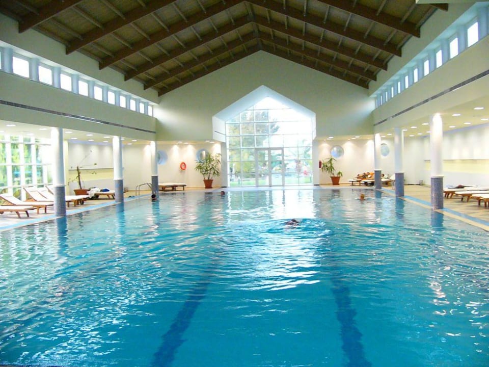 Hallenbad... Neptune Luxury Resort