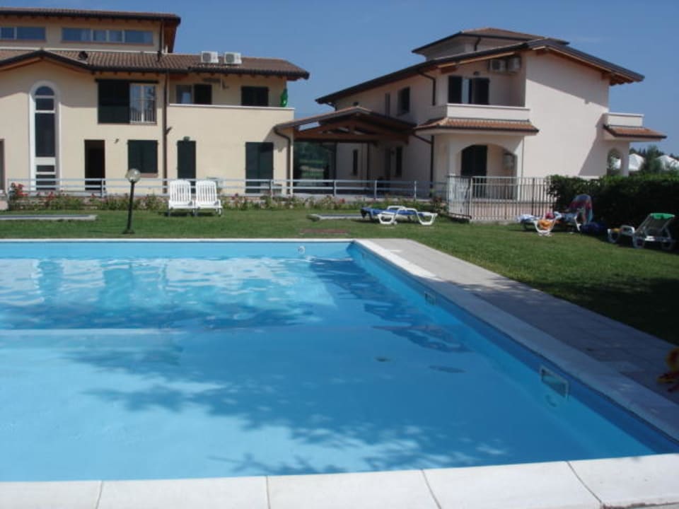 Neu erbauter Trakt mit FeWos Hotel Colombaro