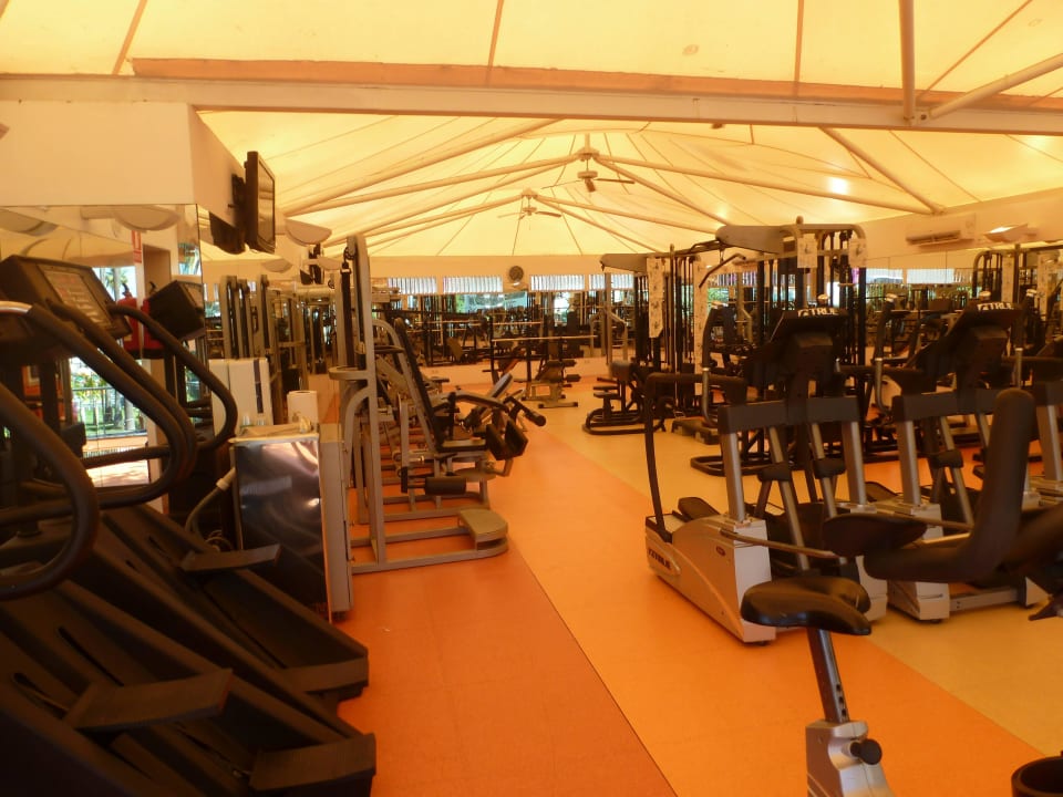 Fitnesscenter. Bull Eugenia Victoria & Spa