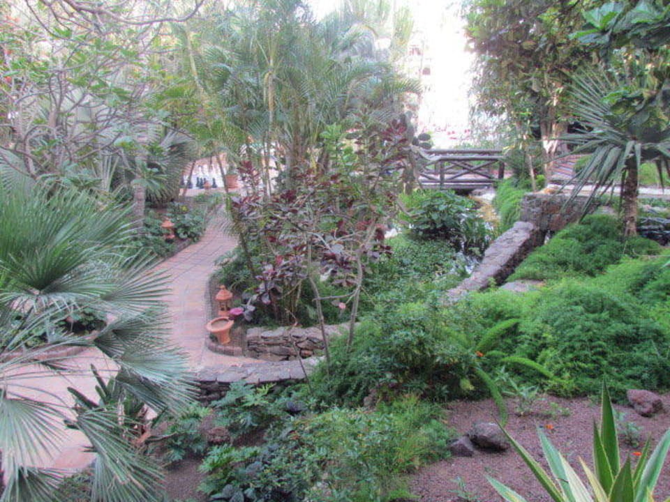 Viele Gänge und Abkürzungen Hotel Parque Tropical