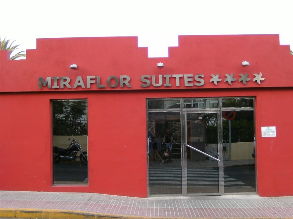 Bungalowanlagen Eingang HL Miraflor Suites Hotel