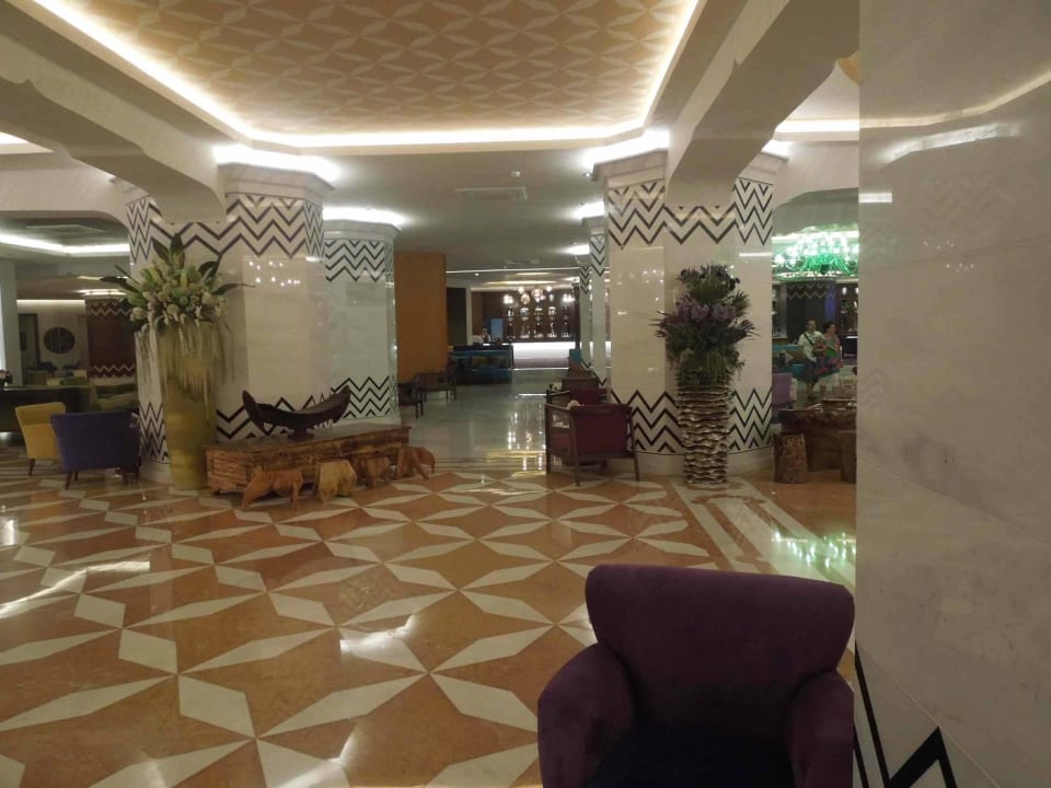 Lobby Royal Taj Mahal Hotel