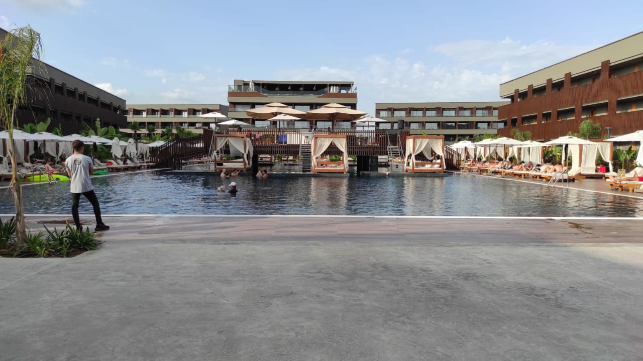 Pool Jacaranda Luxury Resort