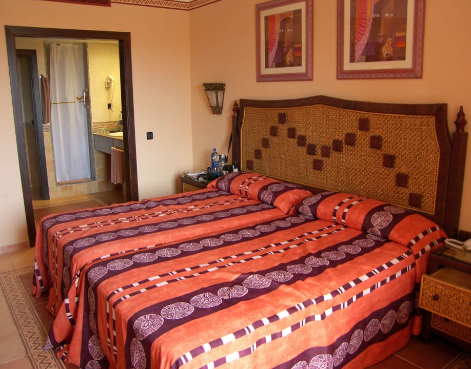 Schönes Zimmer mit offenem Bad Hotel Riu Touareg