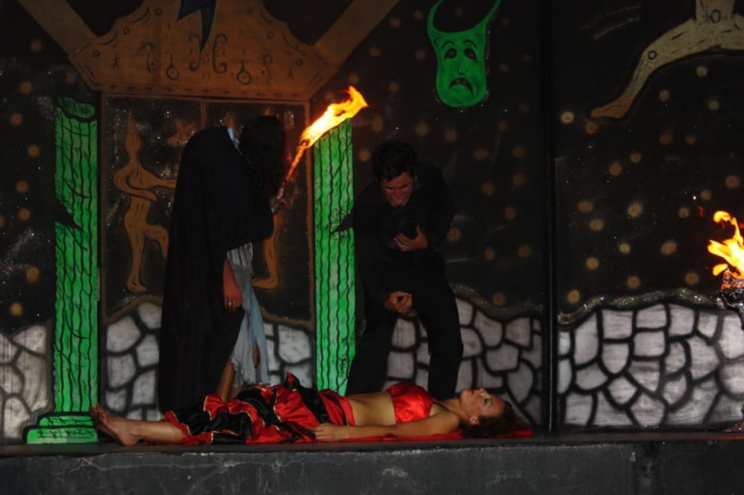 Show Club Turtas Beach Hotel