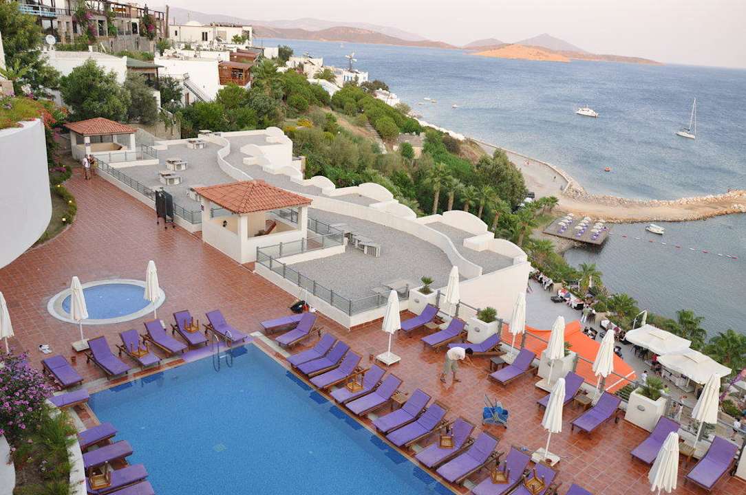 Une des piscine Jura Hotels Bodrum Resort