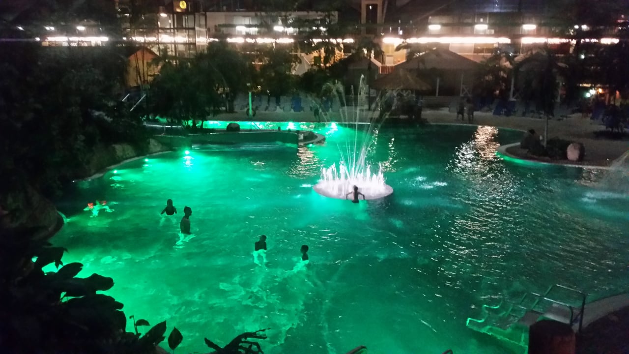 Pool Tropical Islands Resort