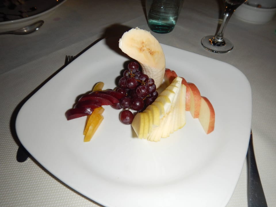 Fruchteller beim Italiener Premier Le Reve Hotel & Spa