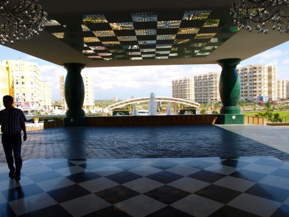 Eingang Hotel Delphin Imperial
