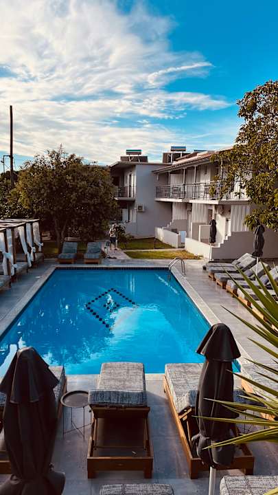 Pool Thalassa Collection - Philian Hotels & Resorts